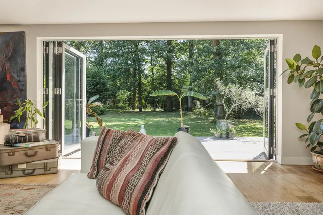Walliswood, RH5, photo 1