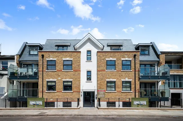 Berrymede Road, London, photo 1