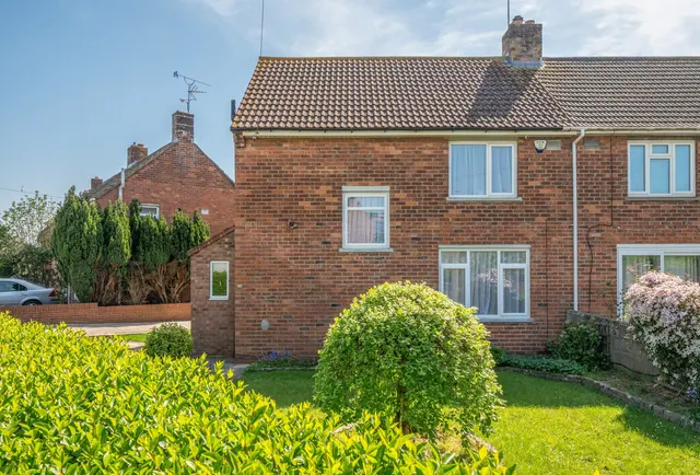 Staveley Crescent, Bristol, BS10 6HR, photo 1