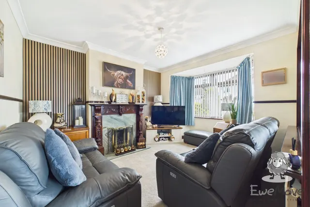 Field Way, Rainhill, L35, photo 2