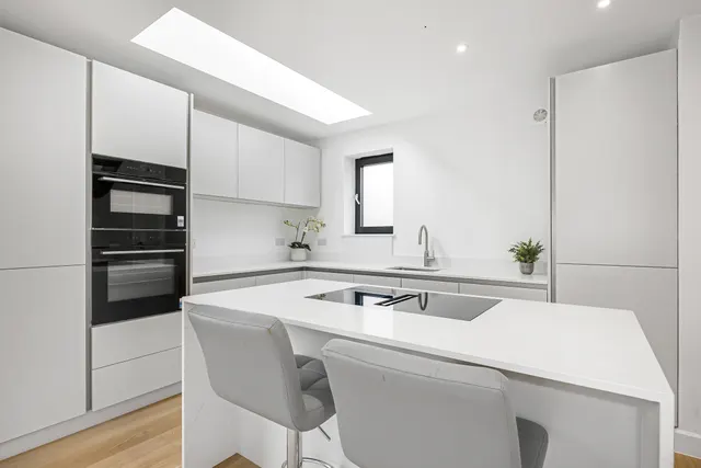 Photo 3 — Boyne Road, Lewisham, SE13