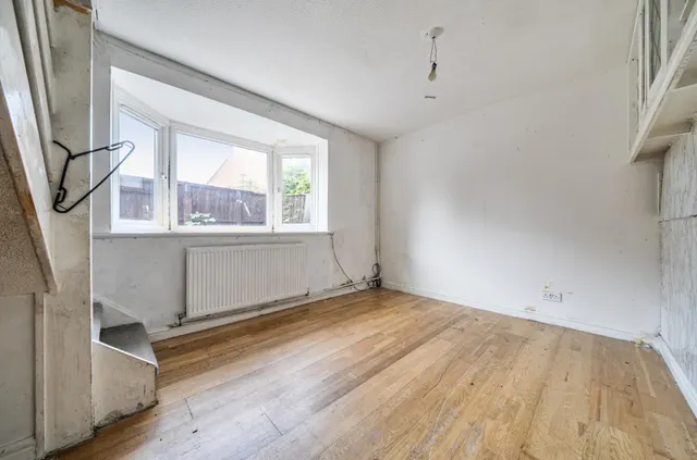 Nickelby Close, London, SE28, photo 3