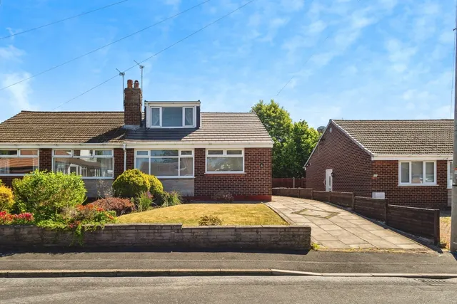 Rydal Close, Dane Bank, Denton, M34, photo 1