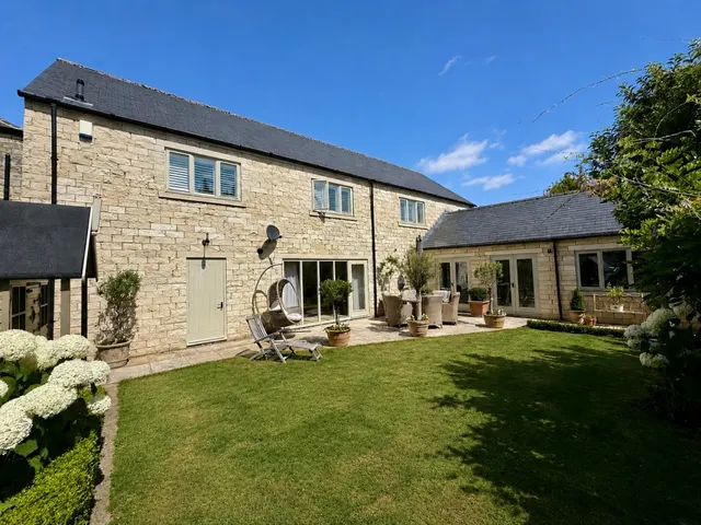 Saxton ~ Hungate Close, LS24, photo 2