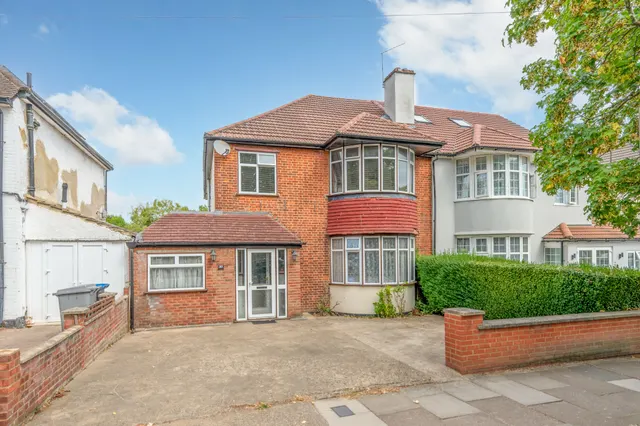 Photo 2 — 37 Crawford Avenue, Wembley