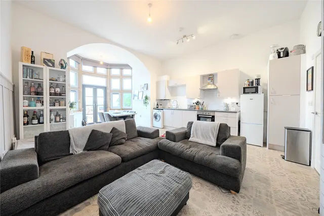 Oak Park Lane, Leeds, LS16, photo 2
