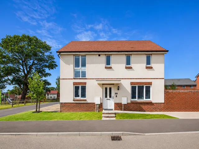 Kingfisher Drive, Lydney, GL15, photo 1