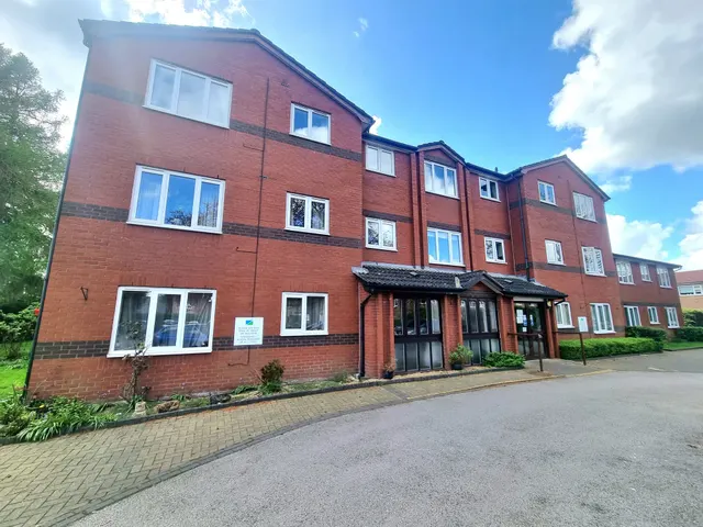 Alma Road, Sale, photo 1