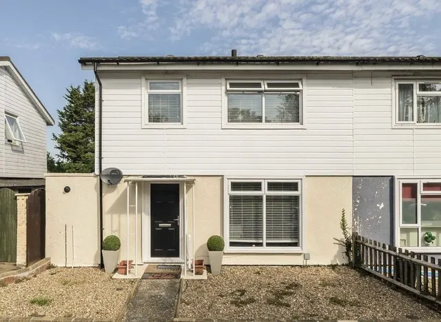 Oakington Drive, Sunbury-On-Thames, TW16, photo 1
