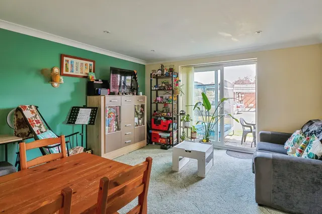 Tatnam Road, Poole, BH15, photo 2