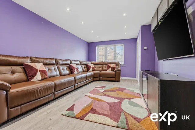 Regina Drive, Nottingham, NG8, photo 3