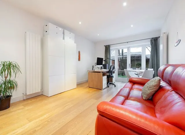 Photo 2 — Cheverton Road, Highgate, N19