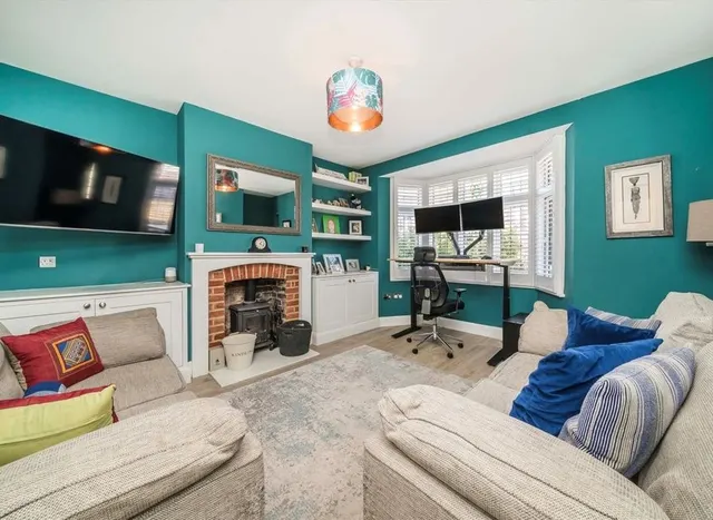 Photo 3 — Raeburn Avenue, Surbiton, KT5