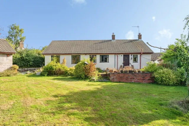 Cae Rhug Lane, Gwernaffield, CH7, photo 3