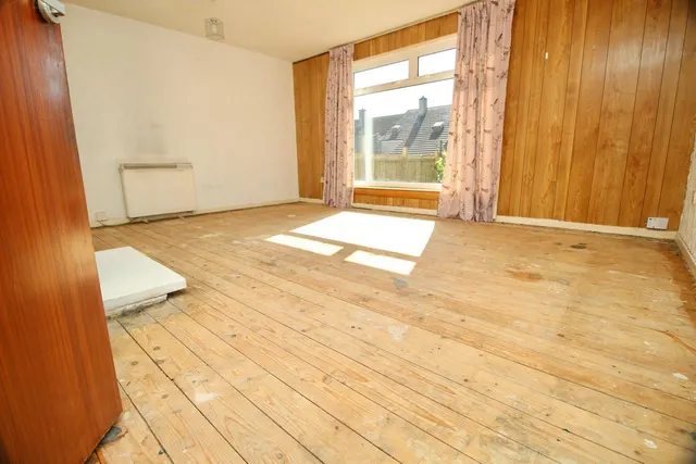 Photo 2 — Mossgiel Road, Cumbernauld, G67 2EY