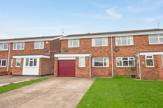 Huntingdon Crescent, Burton-Upon-Stather, DN15, photo 1