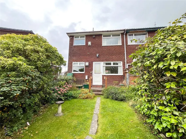 Link Road, Springhead, OL4, photo 1
