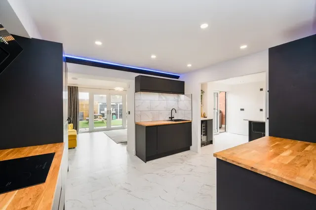 The Grove, Appley Bridge, WN6, photo 2