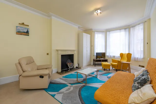 Lyncroft Gardens, London, NW6, photo 2