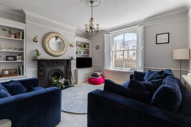Photo 2 — The Avenue, Cirencester, Gloucestershire, GL7 1EJ