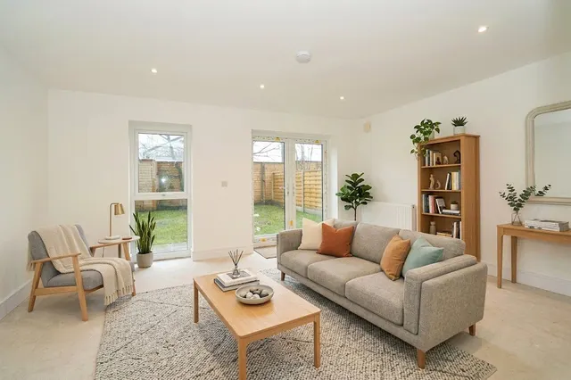 Albion Hall Place, Farnworth / Kearsley, Bolton, BL4, photo 1