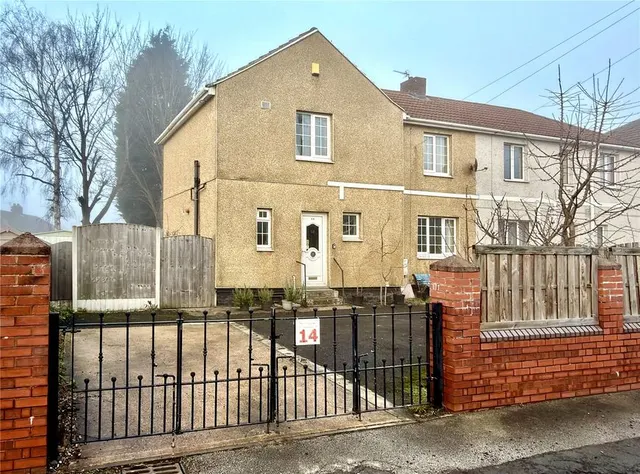 Hanover Square, Thurnscoe, S63, photo 1