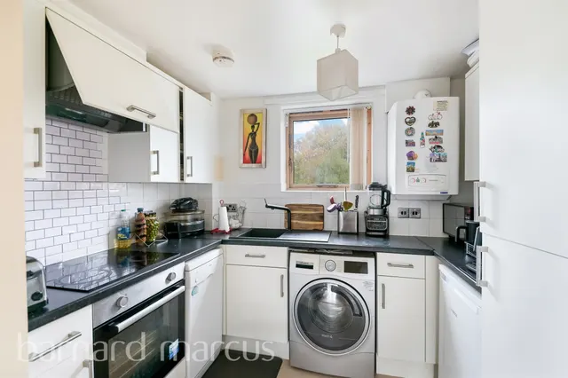 Clarke Close, Croydon, CR0, photo 2