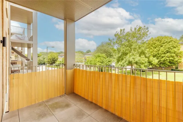 Inglis Way, Mill Hill, NW7, photo 1