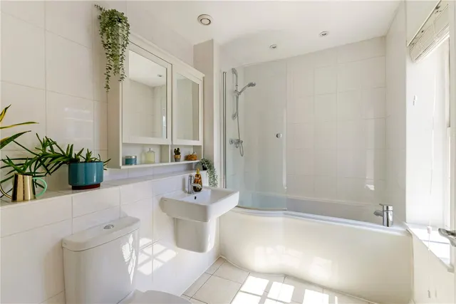 Photo 2 — Welmar Mews, London, SW4