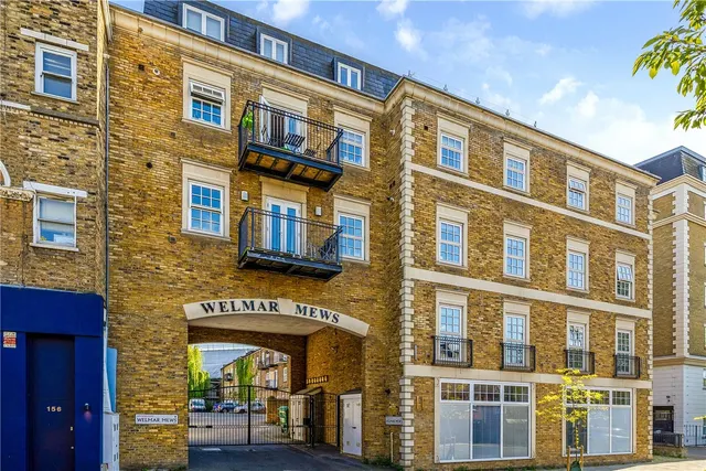 Photo 3 — Welmar Mews, London, SW4