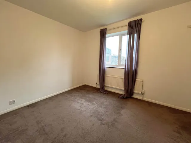 Photo 3 — The Quadrant, Houghton Regis, LU5 5EJ