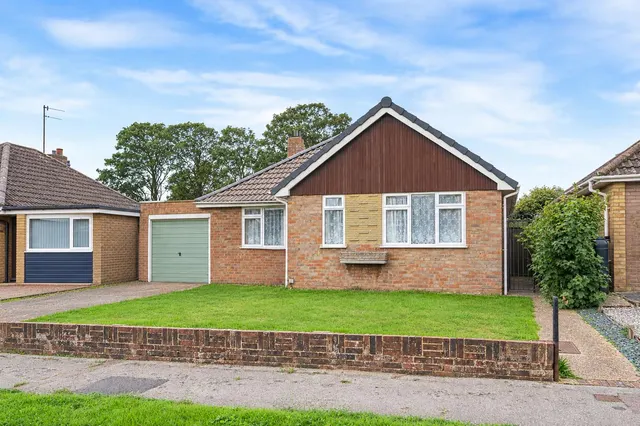 Farm Close, Seaford, photo 1