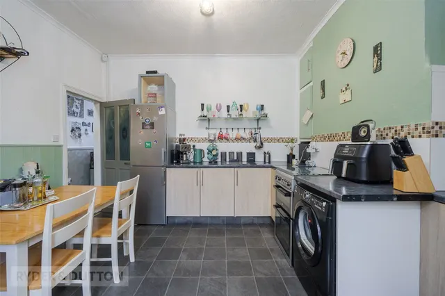 Chestnut Street, Deighton, HD2, photo 3