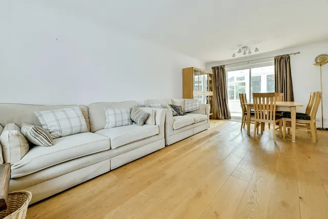 Photo 2 — Hardwick Close, STEVENAGE, Hertfordshire, SG2