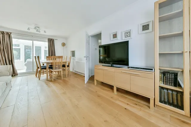 Photo 3 — Hardwick Close, STEVENAGE, Hertfordshire, SG2