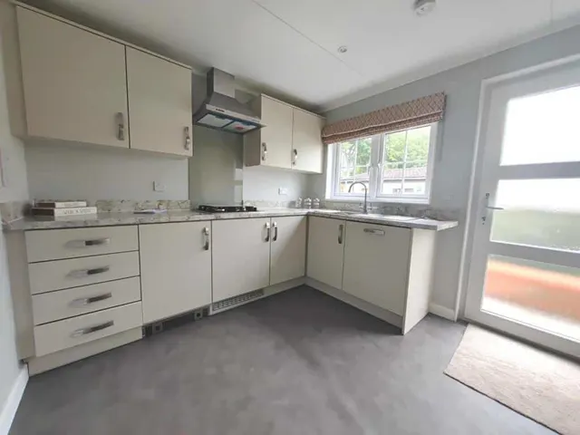 Photo 2 — Brownfield Gardens, Maidenhead, SL6 2RL