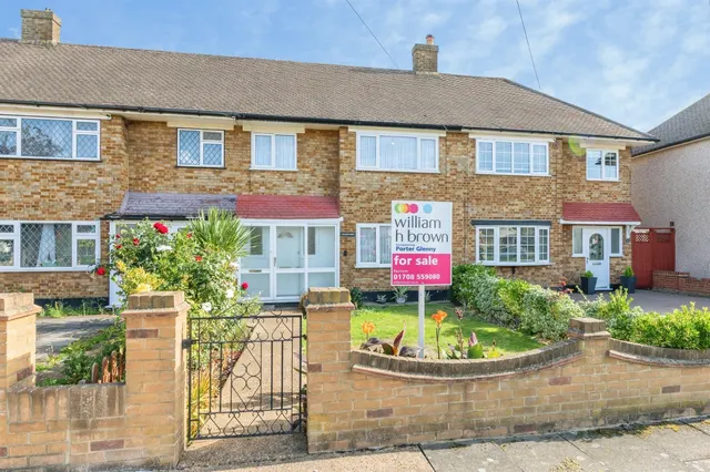 Nelson Road, Rainham, RM13, photo 1