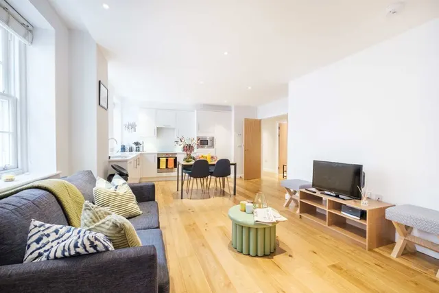 Lovat Lane, EC3R, photo 2