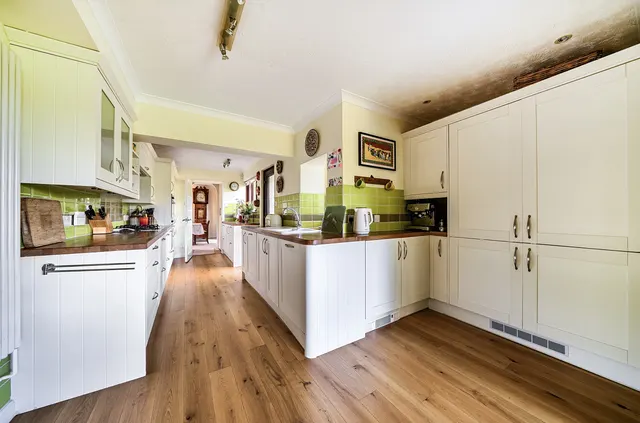 Whitehorn Drive, Landford, SP5, photo 3