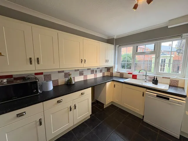 Loddon Way, Ash, GU12, photo 3
