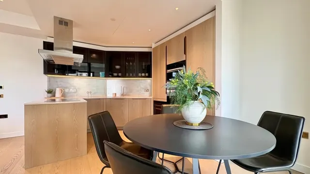 River Park Tower , 1 Nine Elms Lane, photo 1