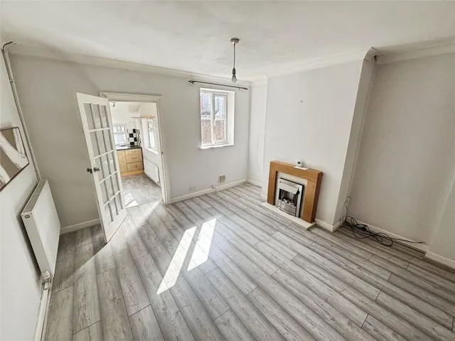 Elmina Road, Swindon, SN1, photo 2