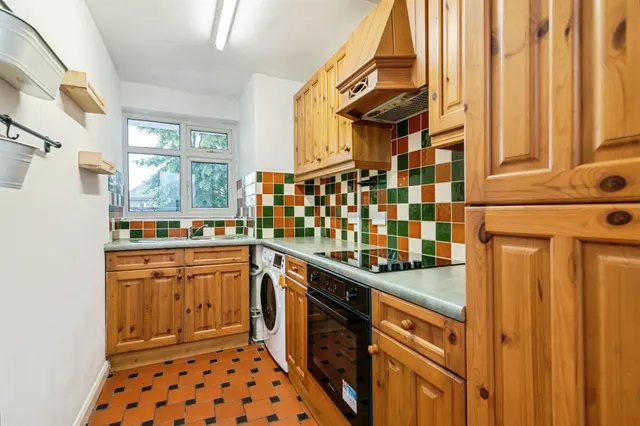 Photo 2 — Rivermead, West Bridgford, Nottingham