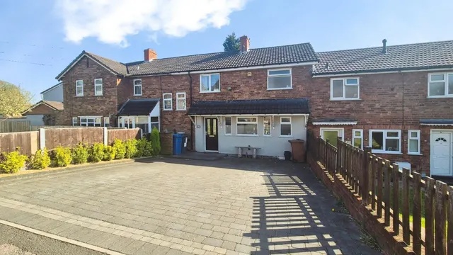 Birch Avenue, Burntwood, photo 1