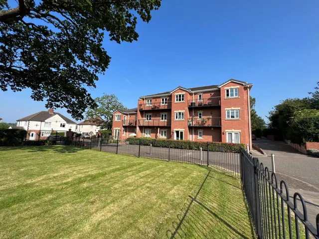 Robina Court, Coundon, CV6, photo 1