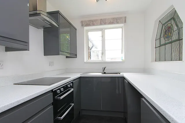 Photo 2 — Comberton Road, Kidderminster