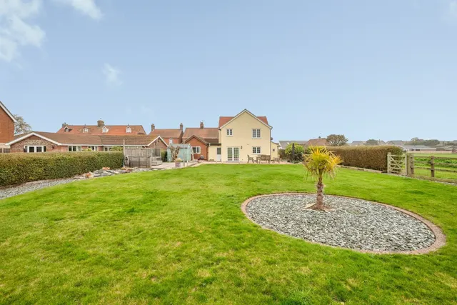 4 bedroom house — Kimberley Road, Bacton, Norwich