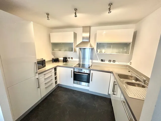 Jasper House, Vizion, MK9, photo 3