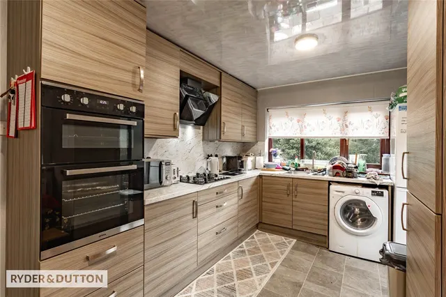 Harefield Drive, Heywood, OL10, photo 3