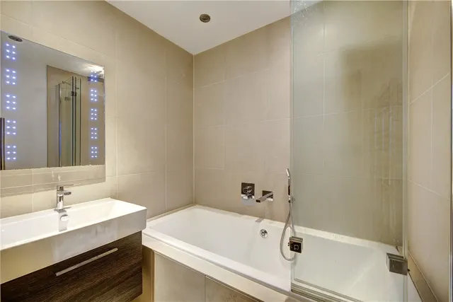 Photo 2 — Fulham Road, London, SW3
